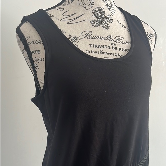 Yest Black Fringe Asymetrical Tank - Picture 2 of 6